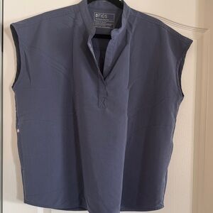 FIGS women Rafaela Top size large